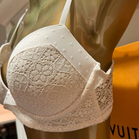 Body by Victoria white lace wireless push-up bra size L - Picture 3 of 7